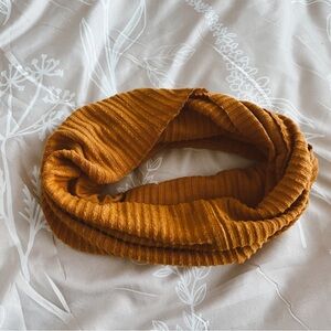 mustard yellow ribbed knit infinity scarf 🌻